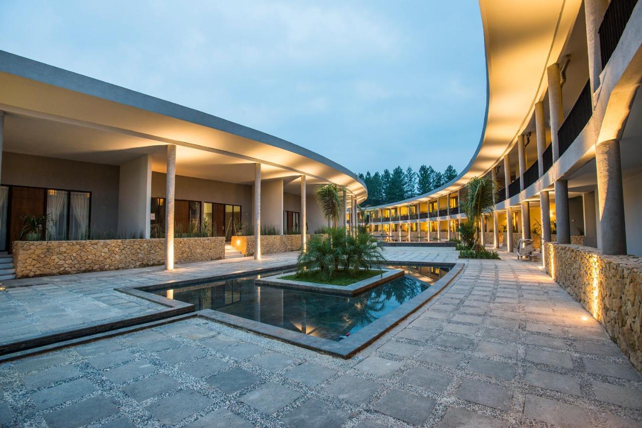 Hotel Neo+ Green Savana Sentul City Bogor Ngoại thất bức ảnh